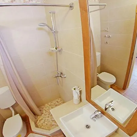 Remote House Studena Brac 펜션 *