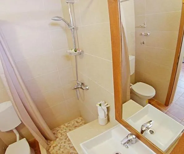 Remote House Studena Brac Casa de Férias *